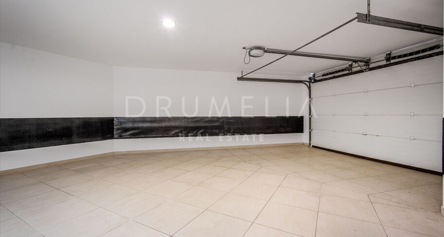 Elegant Villa in Las Lomas de Magna Marbella