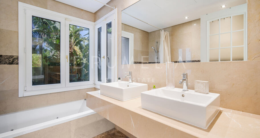 Elegant Villa in Las Lomas de Magna Marbella
