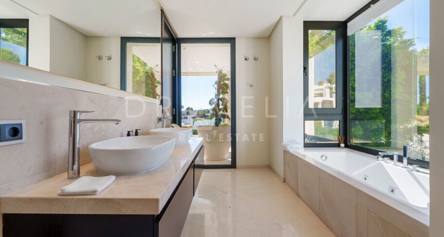 Elegant modern huis in Nueva Andalucía