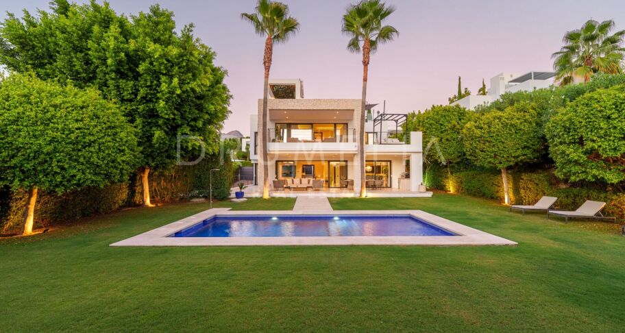 Elegant modern huis in Nueva Andalucía