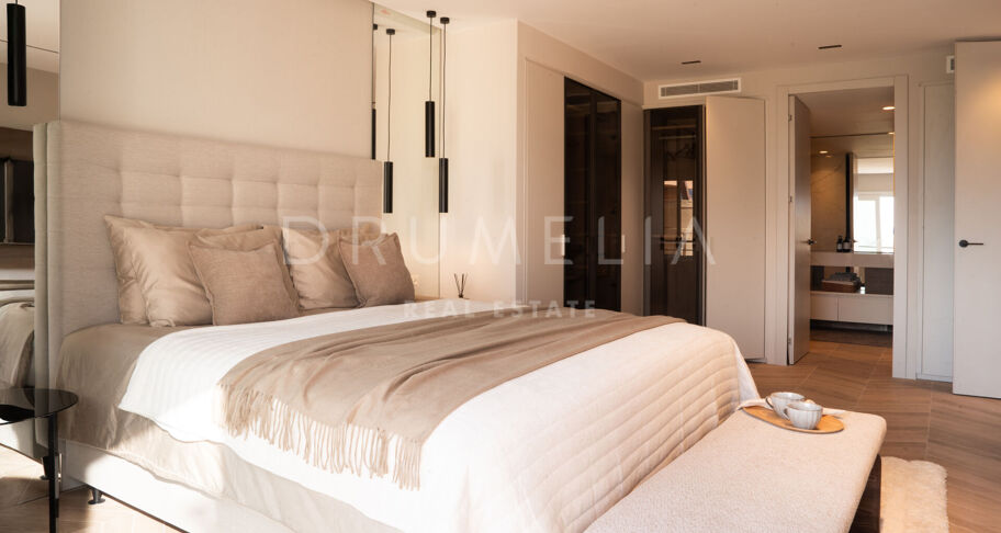 Totalrenovert penthouse med privat takbasseng i Marbella