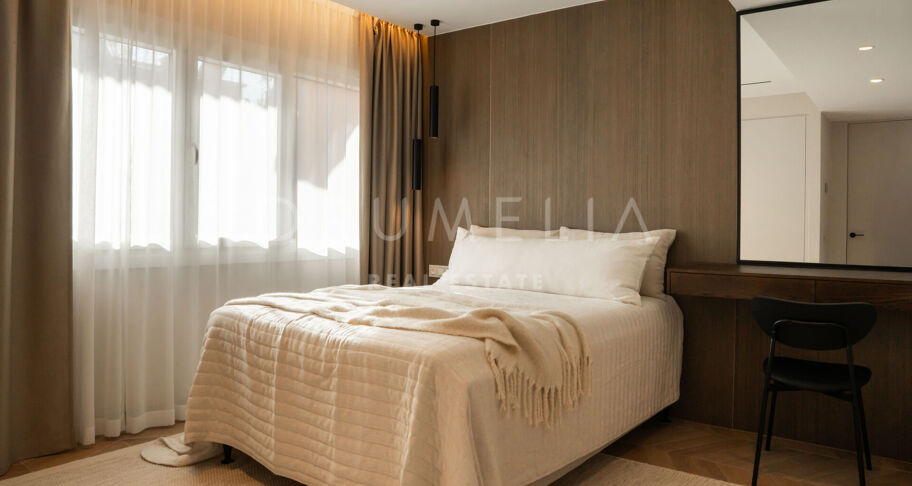 Totalrenovert penthouse med privat takbasseng i Marbella