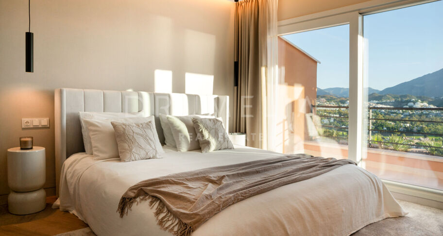 Totalrenovert penthouse med privat takbasseng i Marbella