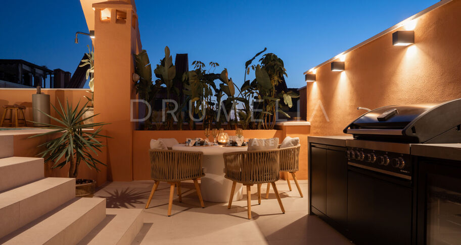Totalrenovert penthouse med privat takbasseng i Marbella