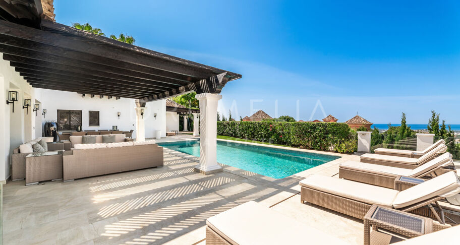 Villa andaluza con privacidad y vistas abiertas en La Quinta, Benahavís