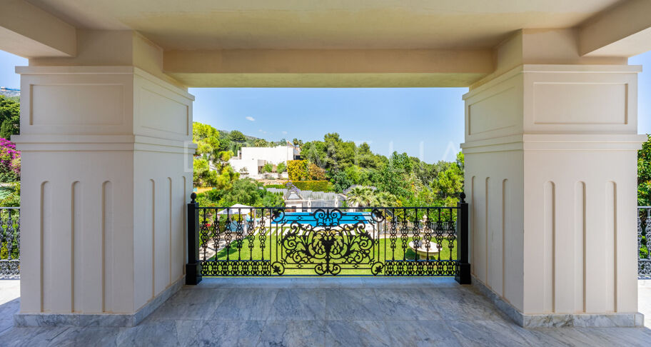 Große Luxusvilla mit Blick auf La Concha in Cascada de Camoján, Marbella