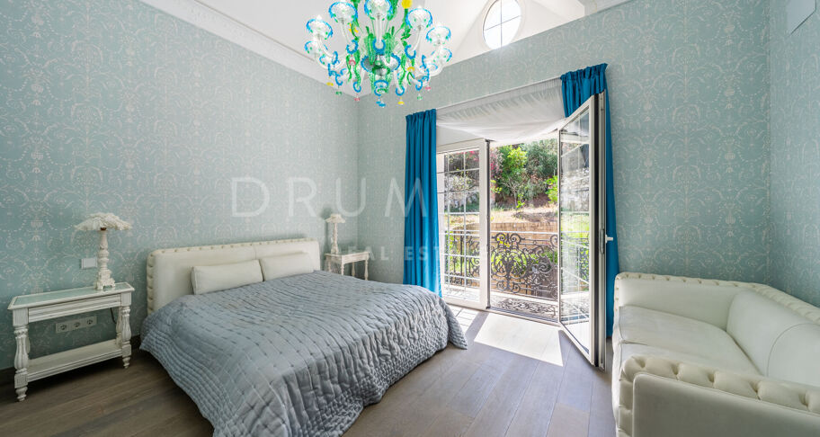 Große Luxusvilla mit Blick auf La Concha in Cascada de Camoján, Marbella