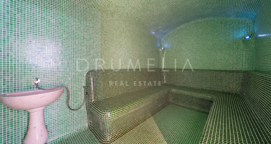 Große Luxusvilla mit Blick auf La Concha in Cascada de Camoján, Marbella