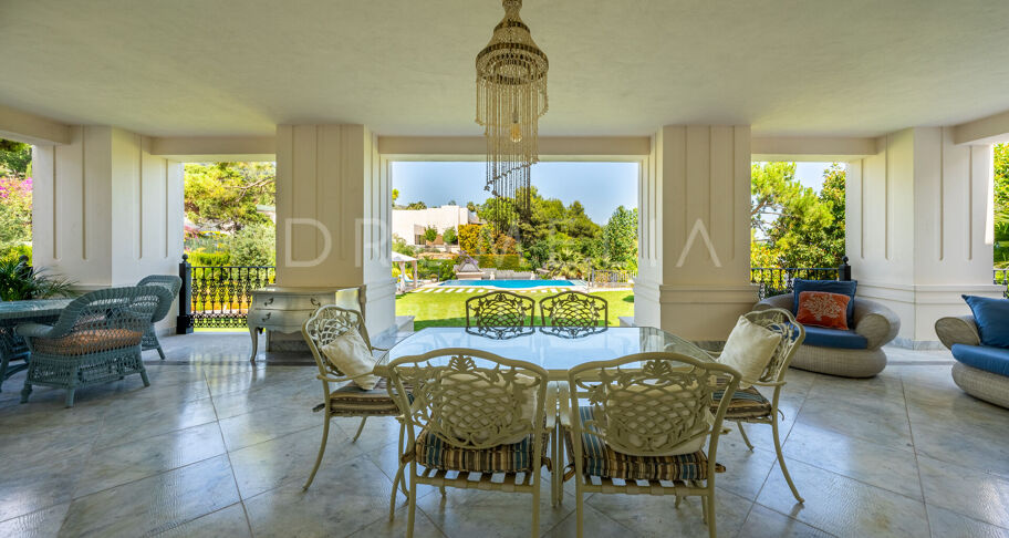 Große Luxusvilla mit Blick auf La Concha in Cascada de Camoján, Marbella
