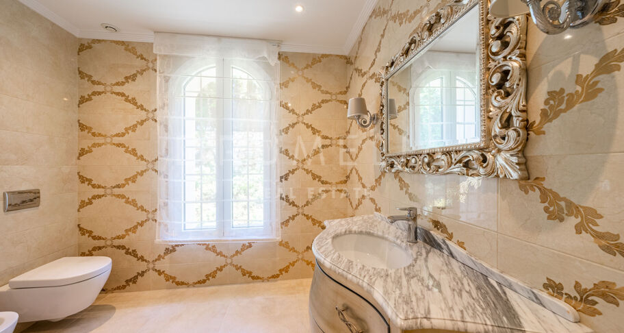 Große Luxusvilla mit Blick auf La Concha in Cascada de Camoján, Marbella