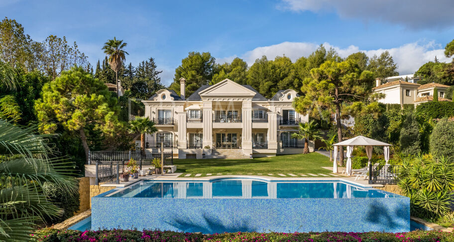 Große Luxusvilla mit Blick auf La Concha in Cascada de Camoján, Marbella
