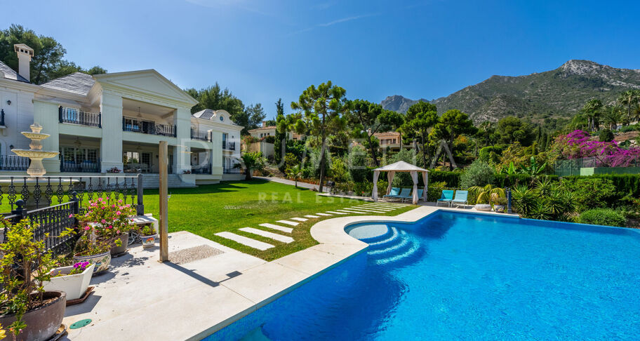 Große Luxusvilla mit Blick auf La Concha in Cascada de Camoján, Marbella