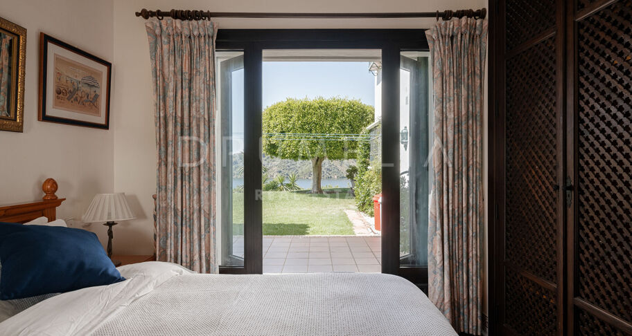 Élégante villa andalouse avec vue sur le lac près de Marbella – Istán