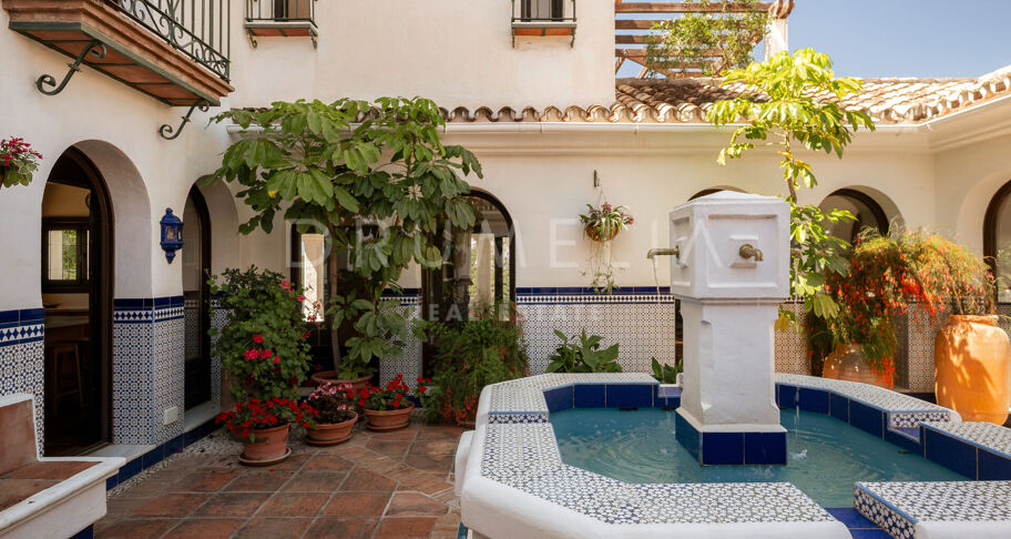 Élégante villa andalouse avec vue sur le lac près de Marbella – Istán