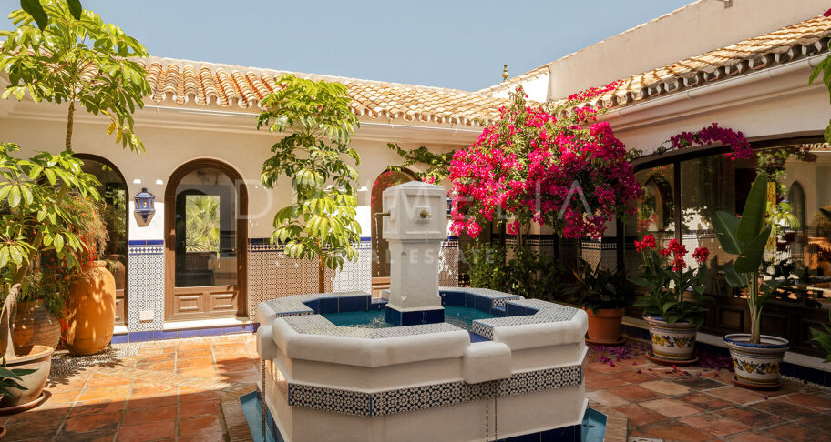 Élégante villa andalouse avec vue sur le lac près de Marbella – Istán