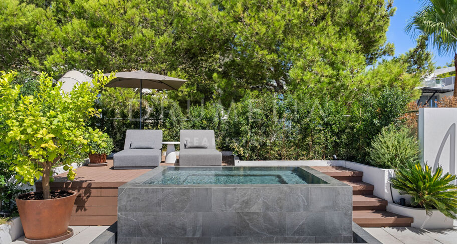 Luxury Villa with Sea Views in the Exclusive Sierra Blanca Area