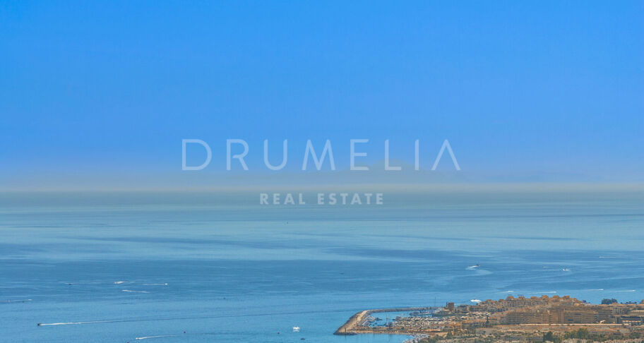Luxury Villa with Sea Views in the Exclusive Sierra Blanca Area