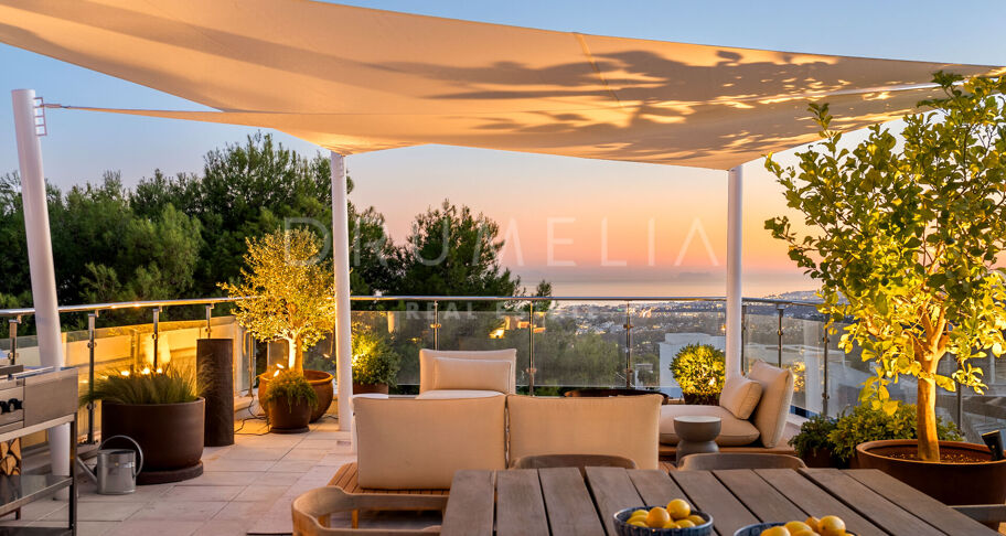Luxury Villa with Sea Views in the Exclusive Sierra Blanca Area