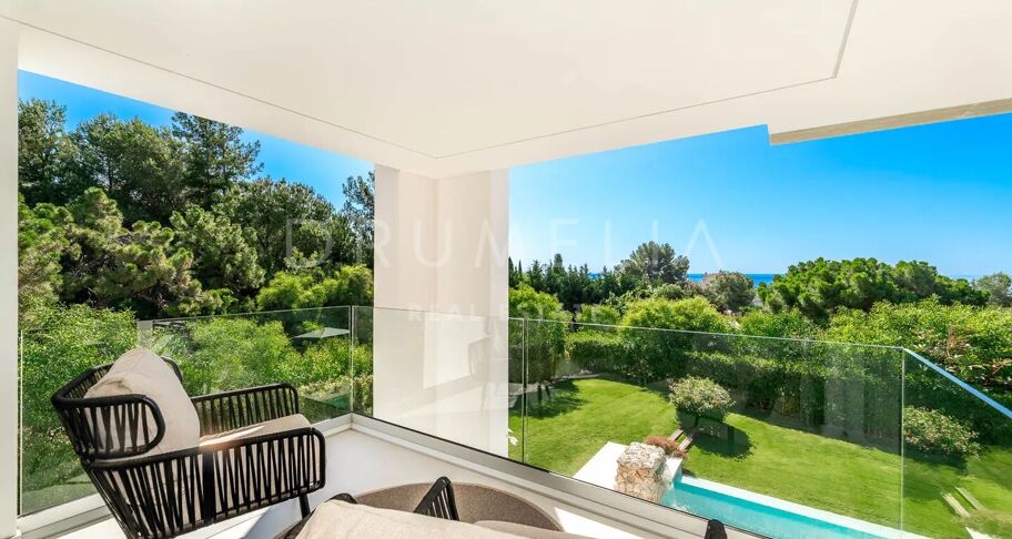 Moderne villa met zeezicht in Cascada de Camoján