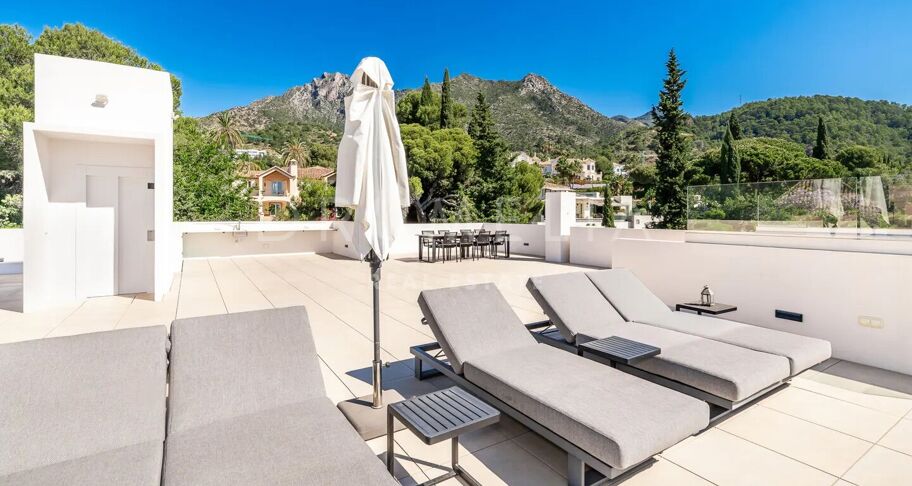 Moderne villa met zeezicht in Cascada de Camoján