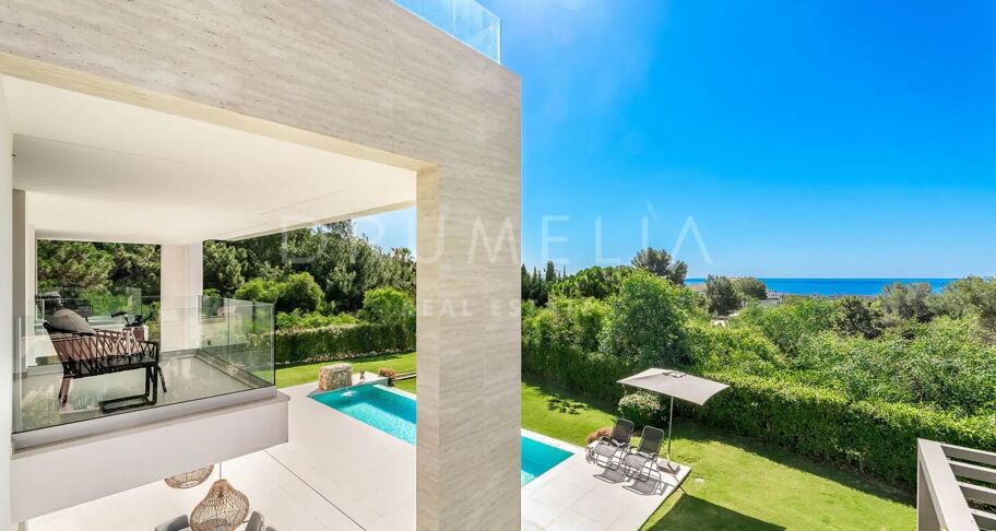 Moderne villa met zeezicht in Cascada de Camoján