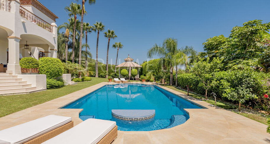 Villa Serenata - Elegante mediterrane Villa mit zeitlosem Charme in Sierra Blanca, Marbellas Golden Mile