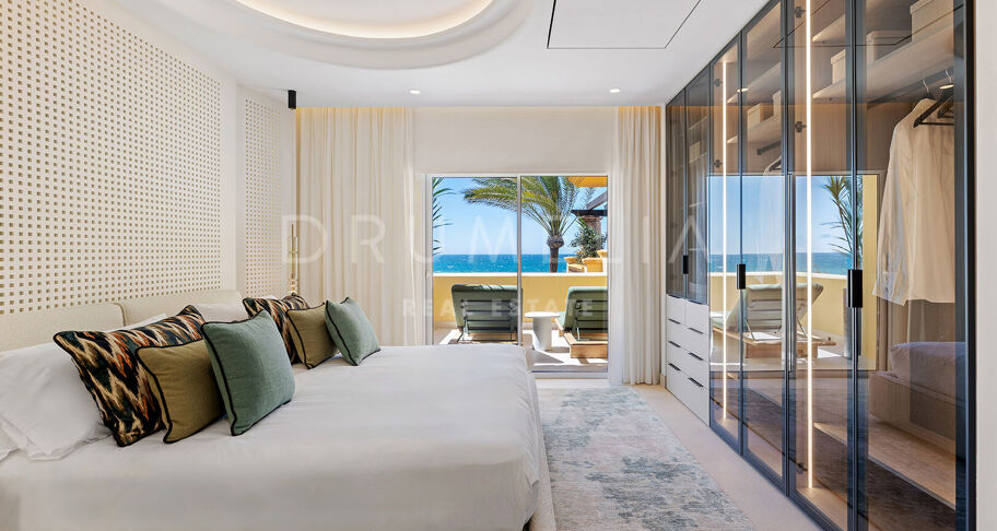 Beachfront Elegance with Sea Views in Río Real Playa, Marbella