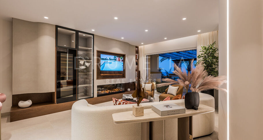 Beachfront Elegance with Sea Views in Río Real Playa, Marbella