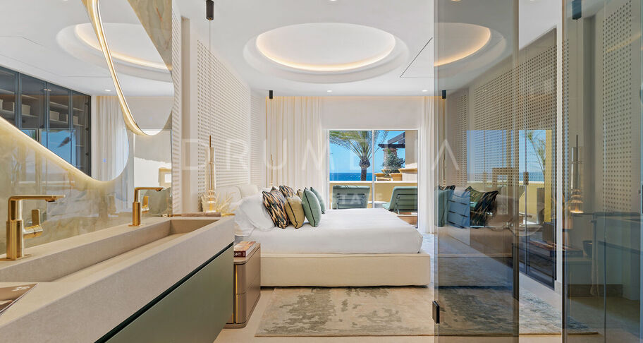Beachfront Elegance with Sea Views in Río Real Playa, Marbella