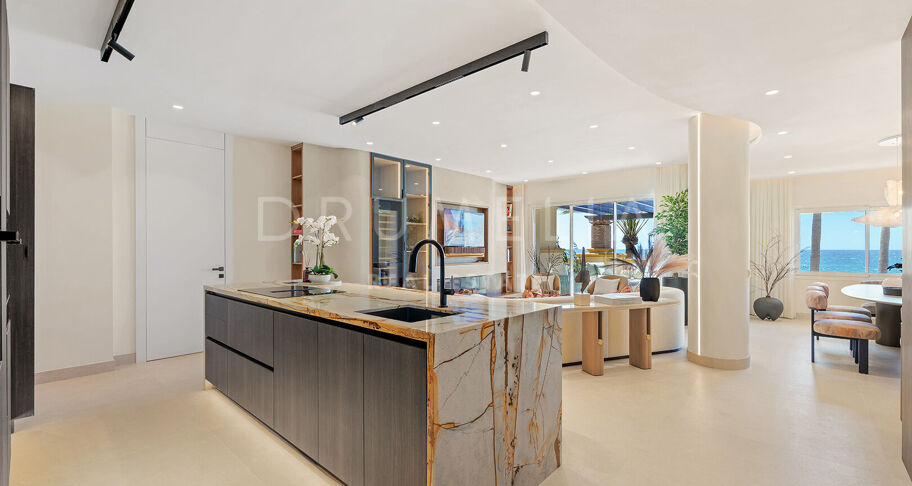 Beachfront Elegance with Sea Views in Río Real Playa, Marbella