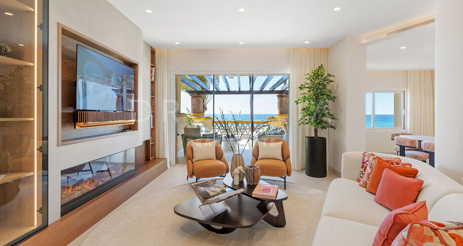 Beachfront Elegance with Sea Views in Río Real Playa, Marbella