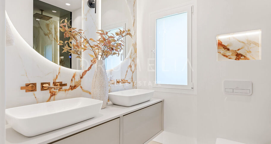 Beachfront Elegance with Sea Views in Río Real Playa, Marbella