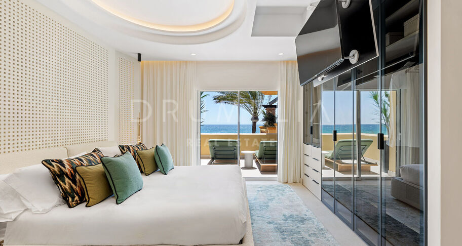 Beachfront Elegance with Sea Views in Río Real Playa, Marbella