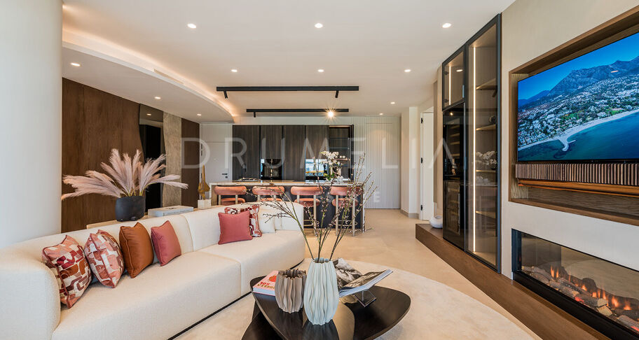Beachfront Elegance with Sea Views in Río Real Playa, Marbella