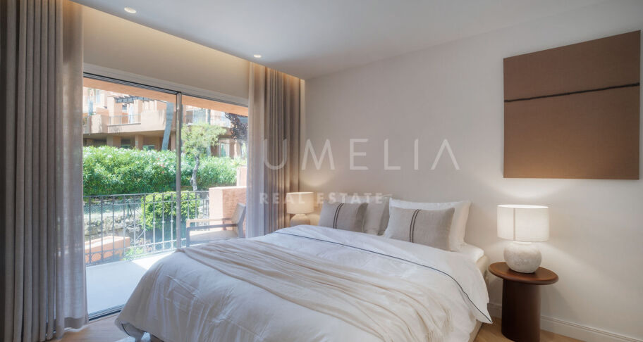 Duplex-Penthouse mit Panoramablick und Luxus-Außenbereichen in Nueva Andalucía