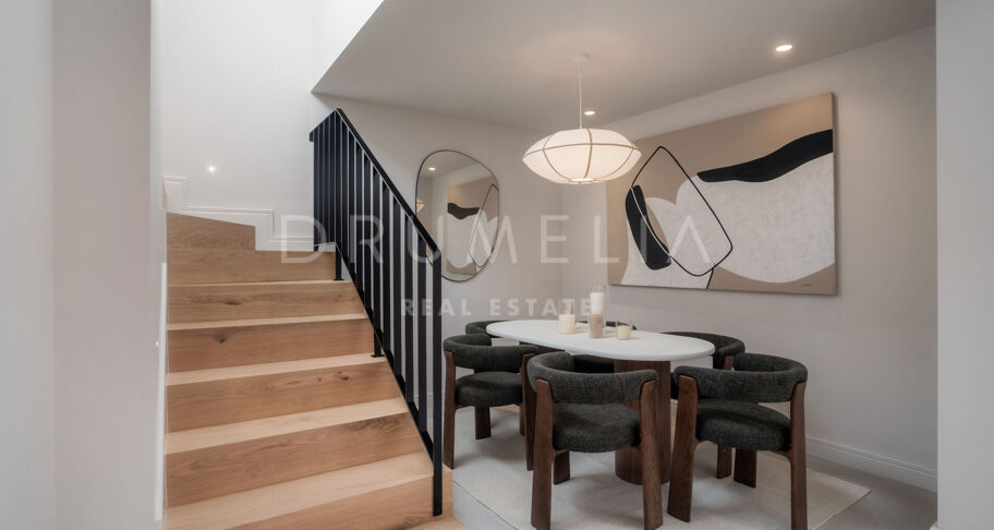 Duplex-Penthouse mit Panoramablick und Luxus-Außenbereichen in Nueva Andalucía