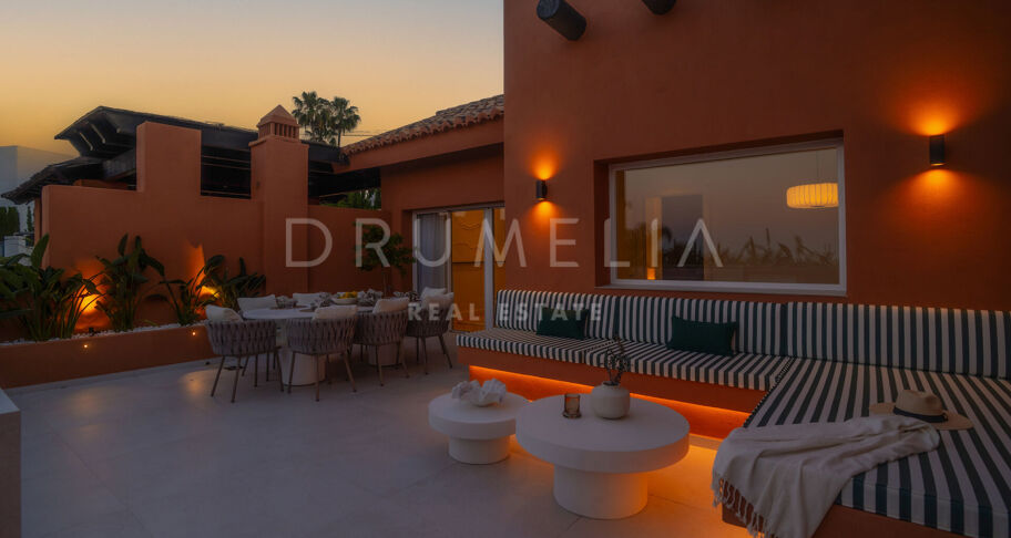 Duplex-Penthouse mit Panoramablick und Luxus-Außenbereichen in Nueva Andalucía