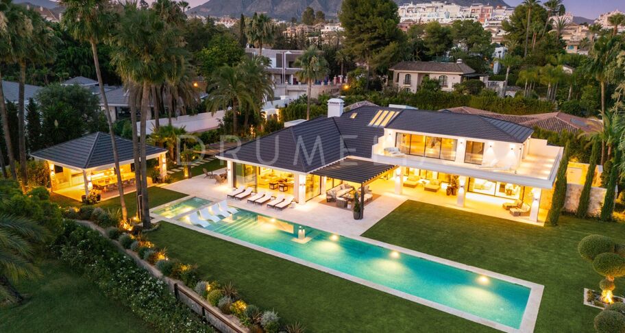 Villa Solstice - Wyjątkowa Willa Frontowa przy Polu Golfowym w Sercu Nueva Andalucía, Marbella