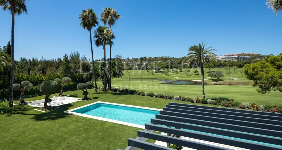 Villa Solstice - Wyjątkowa Willa Frontowa przy Polu Golfowym w Sercu Nueva Andalucía, Marbella