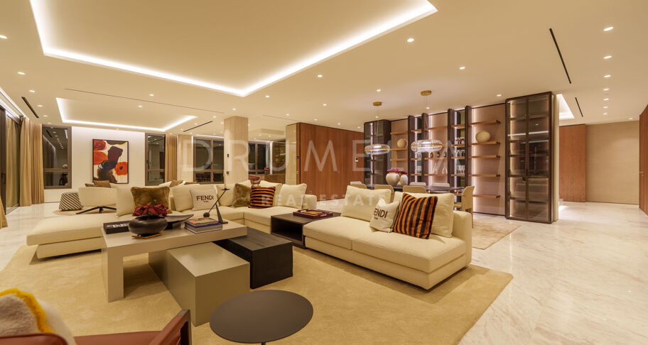 Zeitgemäße Luxusresidenz mit exklusivem Lifestyle und Annehmlichkeiten in Marbella, Golden Mile