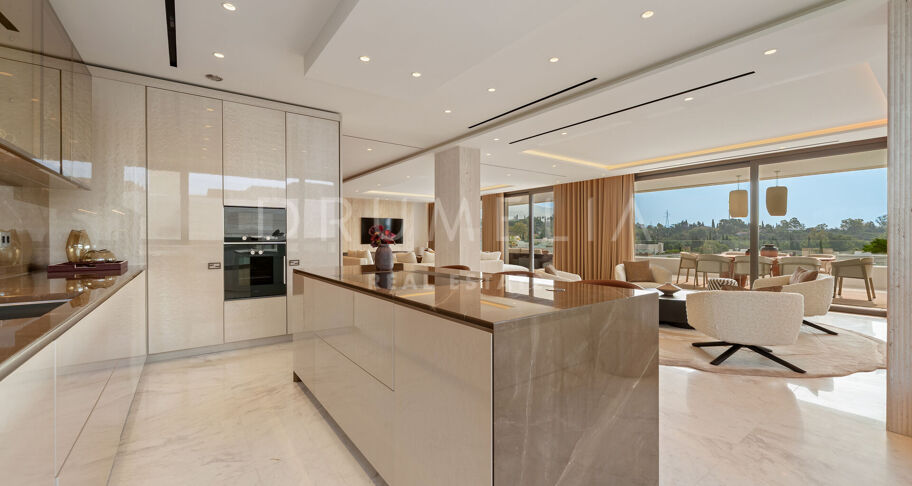 Zeitgemäße Luxusresidenz mit exklusivem Lifestyle und Annehmlichkeiten in Marbella, Golden Mile