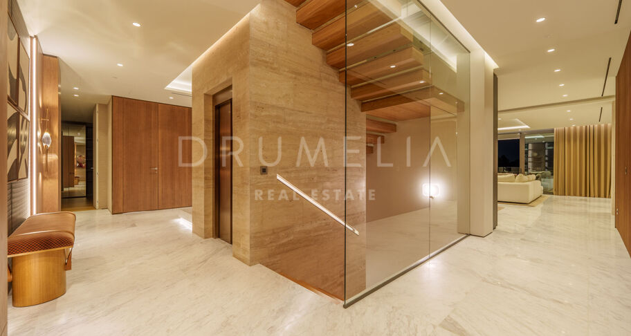 Zeitgemäße Luxusresidenz mit exklusivem Lifestyle und Annehmlichkeiten in Marbella, Golden Mile