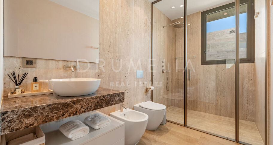 Zeitgemäße Luxusresidenz mit exklusivem Lifestyle und Annehmlichkeiten in Marbella, Golden Mile