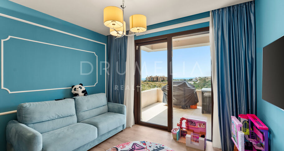 Luxuriöses, großzügiges Apartment mit Panoramablick aufs Meer in La Quinta, Benahavís