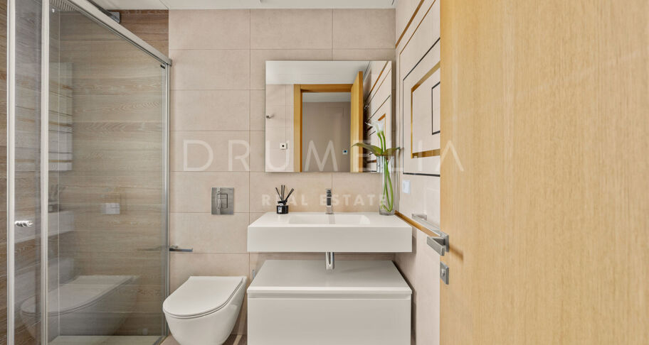 Luxuriöses, großzügiges Apartment mit Panoramablick aufs Meer in La Quinta, Benahavís