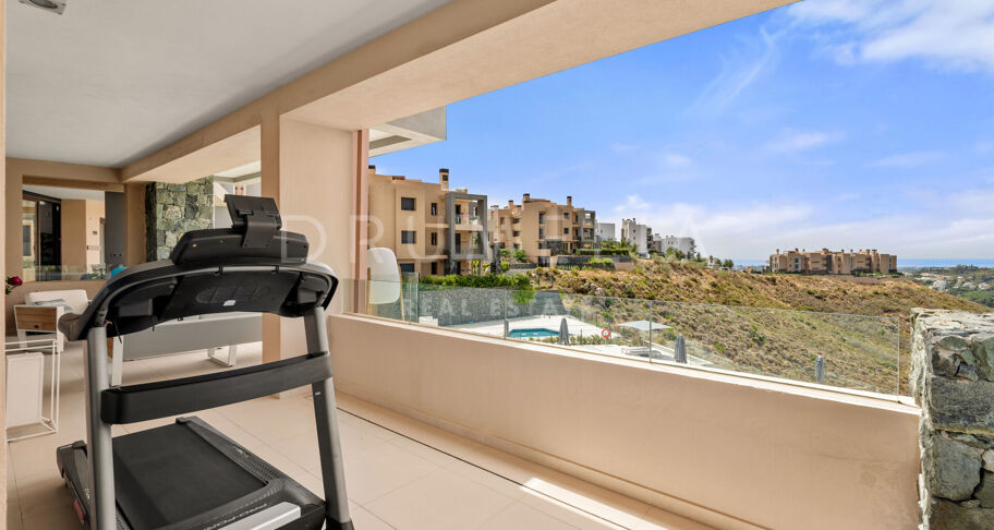 Luxuriöses, großzügiges Apartment mit Panoramablick aufs Meer in La Quinta, Benahavís