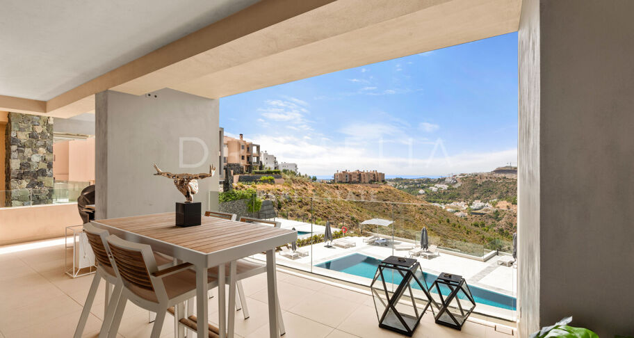 Luxuriöses, großzügiges Apartment mit Panoramablick aufs Meer in La Quinta, Benahavís