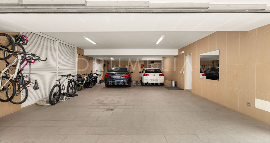 Prywatna willa z eleganckim wnętrzem i przestronnym układem w Bahía de Marbella