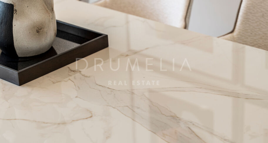 Exclusivo apartamento de obra nueva en Aloha, Marbella, con calidades de primer nivel cerca de Puerto Banús