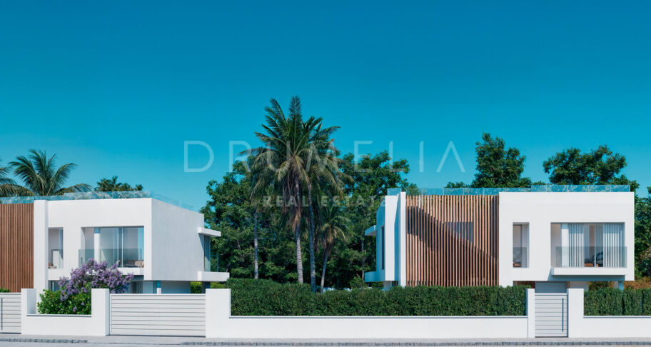 Moderne villa te koop in Estepona met dakterras